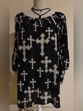 Giddy Up Glamour Black and White Cross Print Women’s Peasant Top